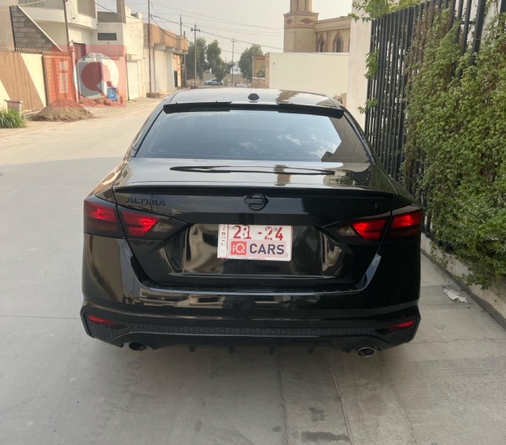 نيسان ألتيما